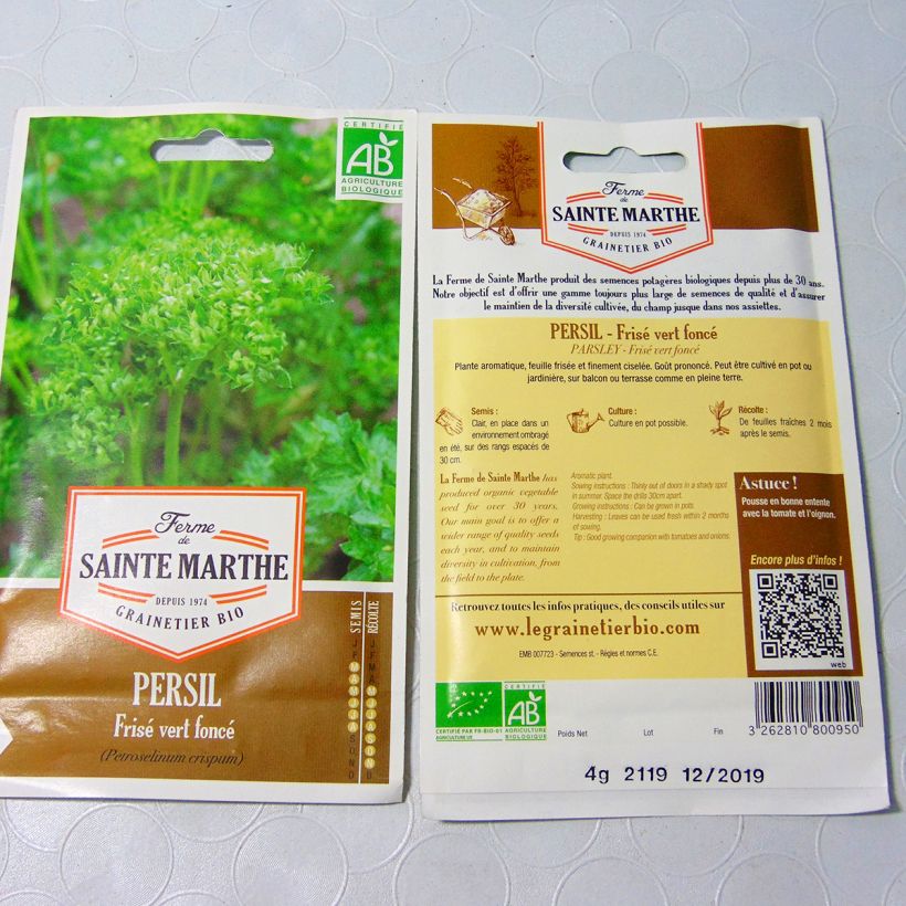 Esempio di esemplare Prezzemolo riccio verde scuro Bio - Ferme de Sainte Marthe sacchetto di semi 2300 (4g) come consegnato